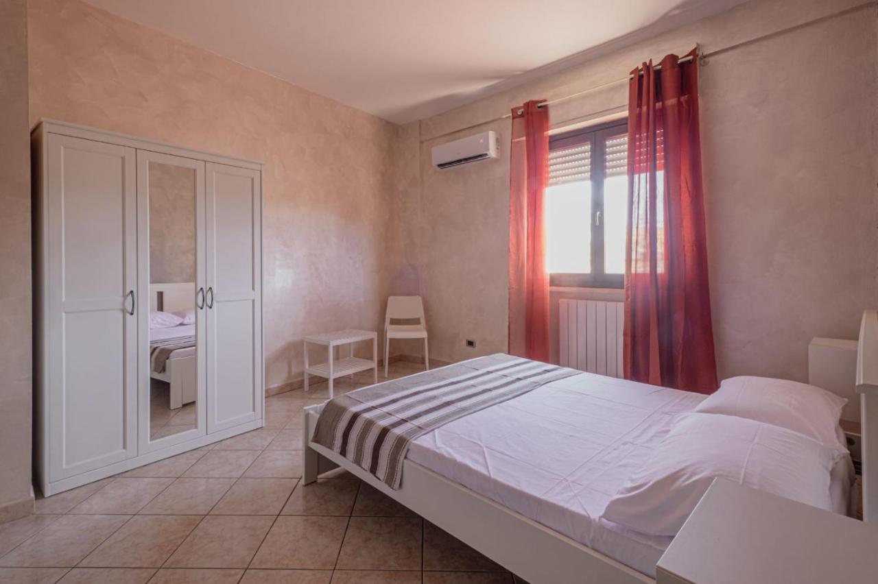 Alloggio Alfa - Central Apartment Чивитавекия Екстериор снимка