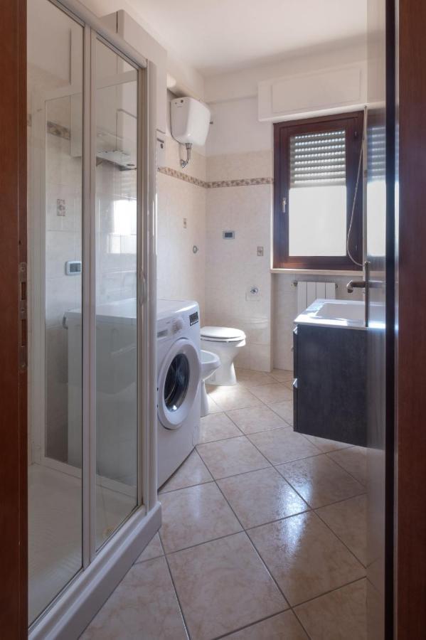 Alloggio Alfa - Central Apartment Чивитавекия Екстериор снимка