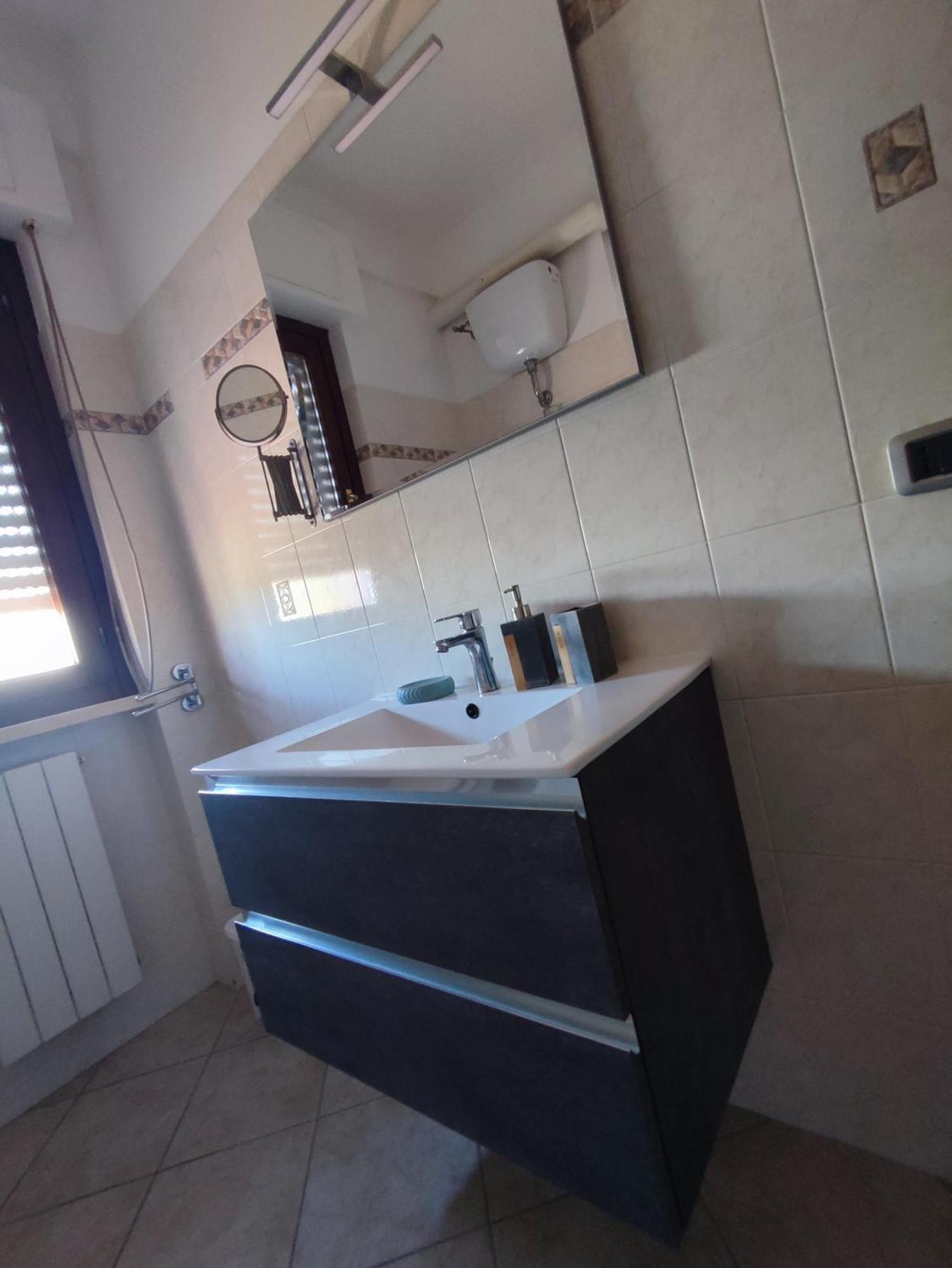 Alloggio Alfa - Central Apartment Чивитавекия Екстериор снимка